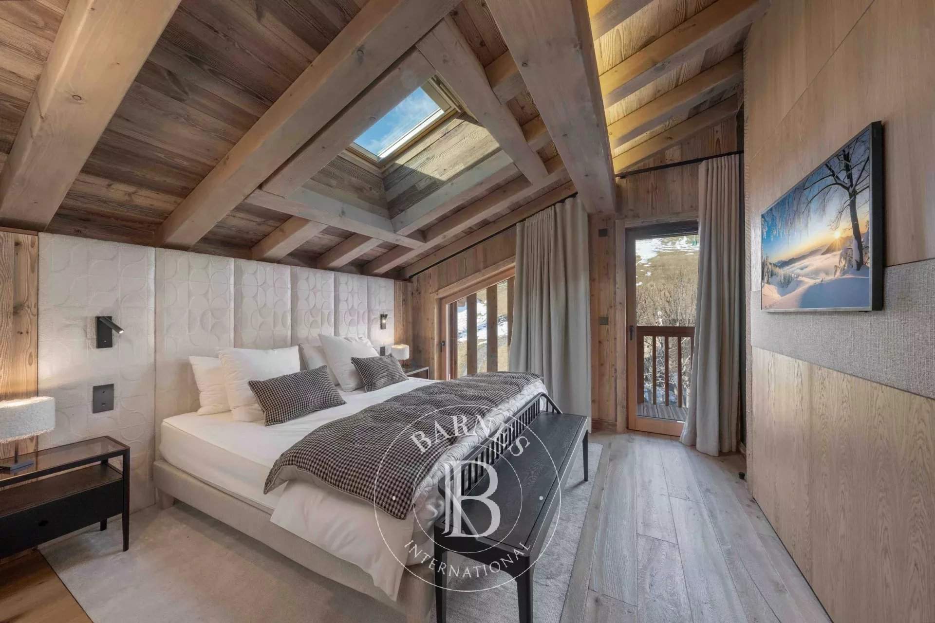 PENTHOUSE NORA picture 7