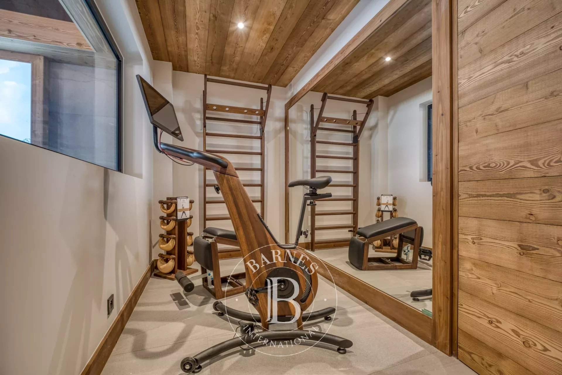 CHALET WHYMPER picture 5