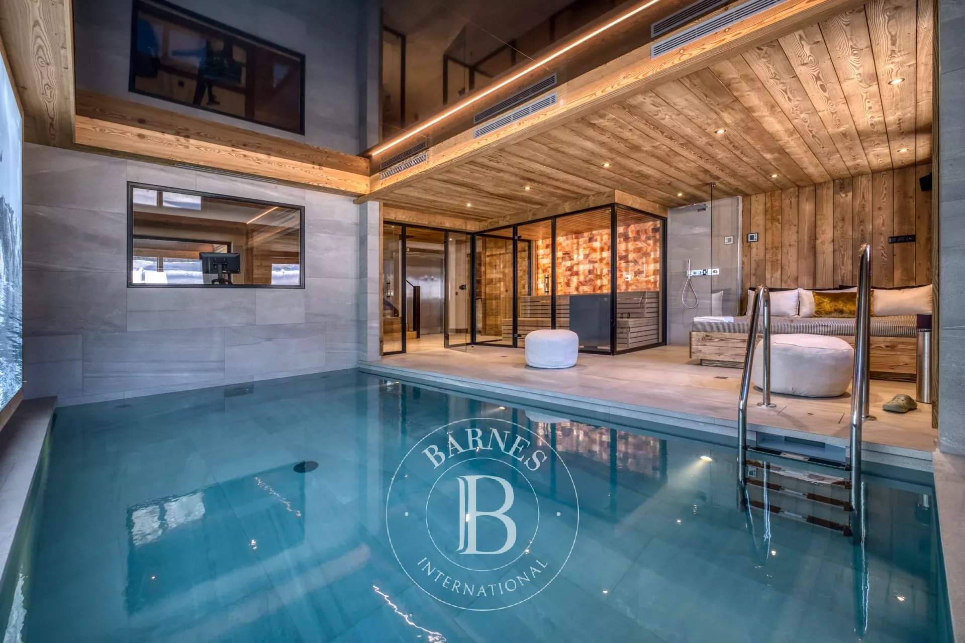 CHALET WHYMPER picture 4