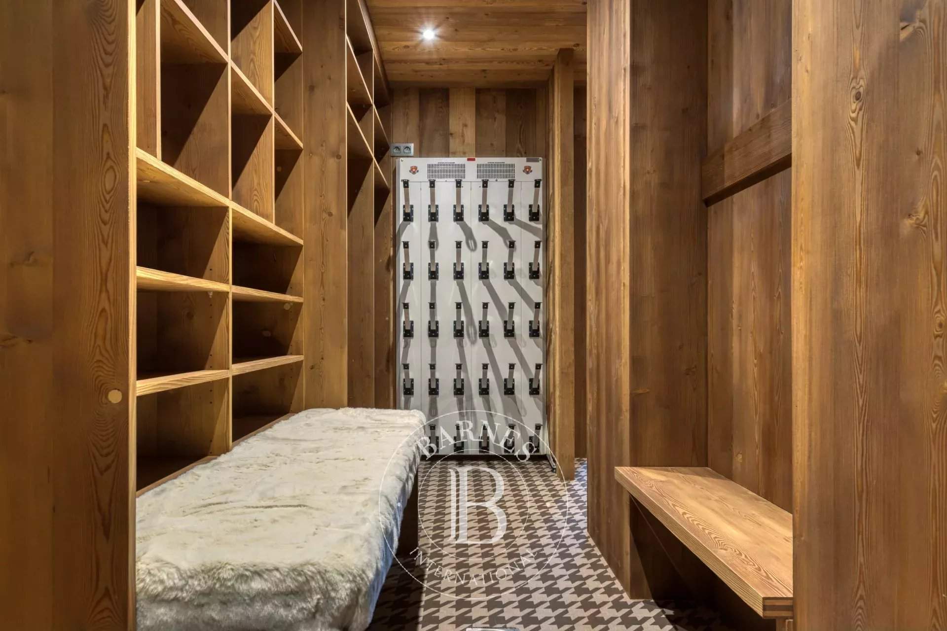 CHALET WHYMPER picture 6