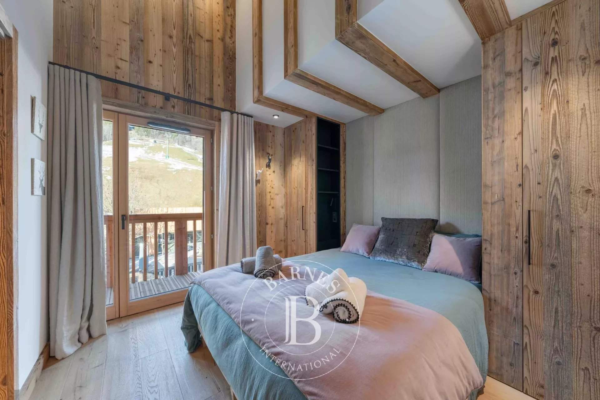 PENTHOUSE NORA picture 13