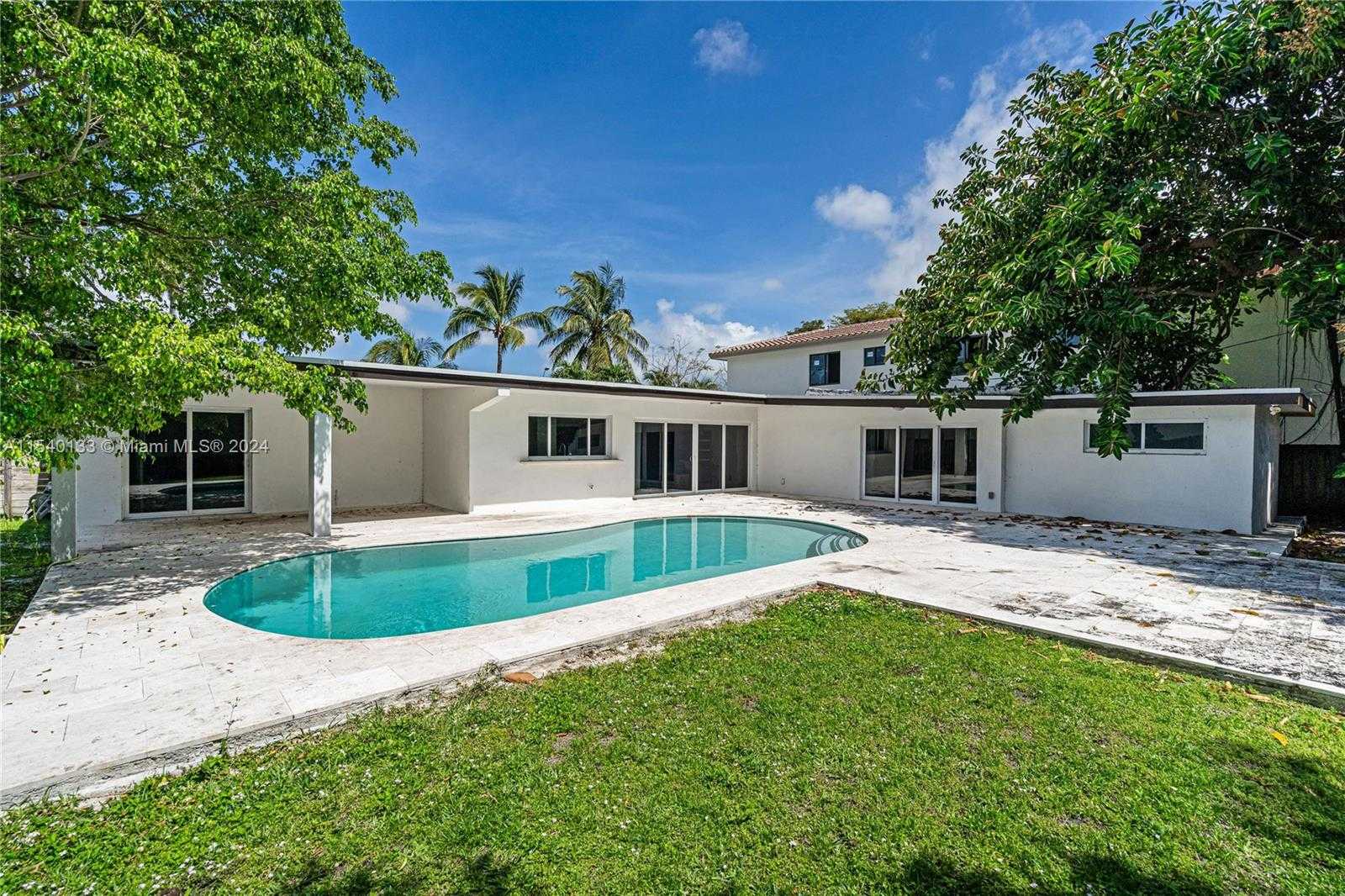 Miami  - Casa 5 Cuartos 4 Habitaciones