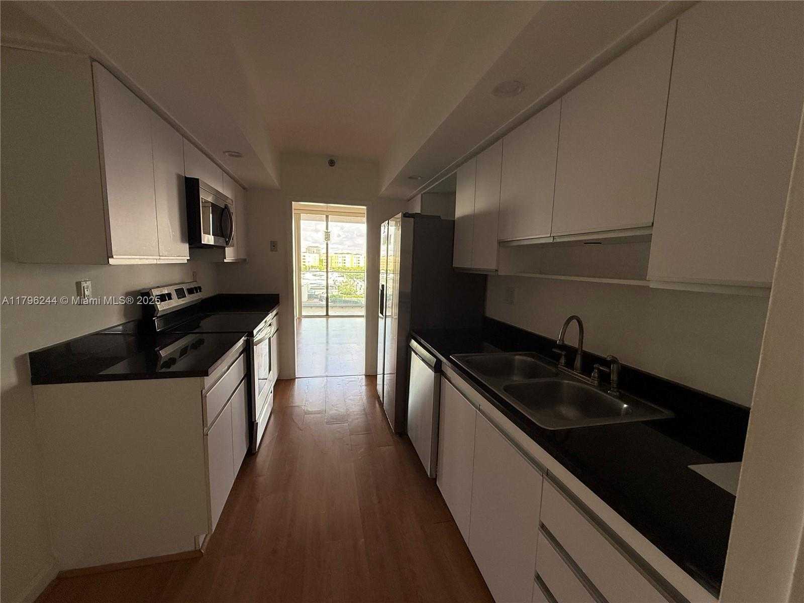 Miami  - Piso 2 Cuartos, 1 Habitacion