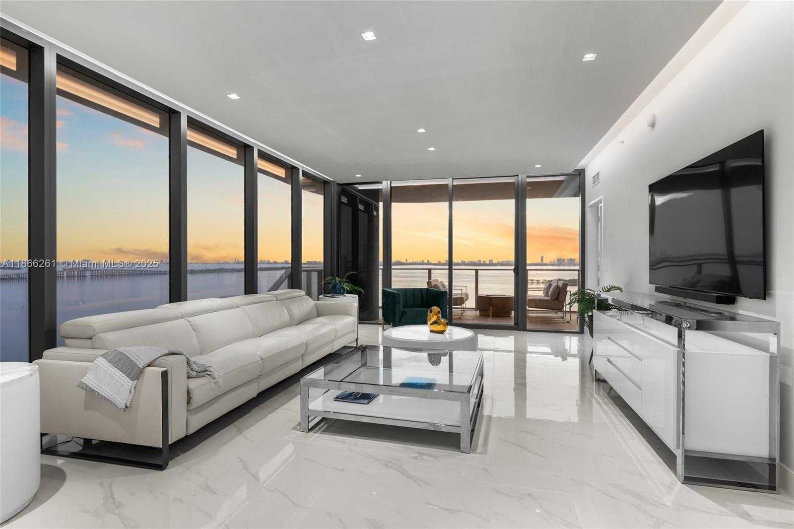 Miami  - Apartment 4 Bedrooms