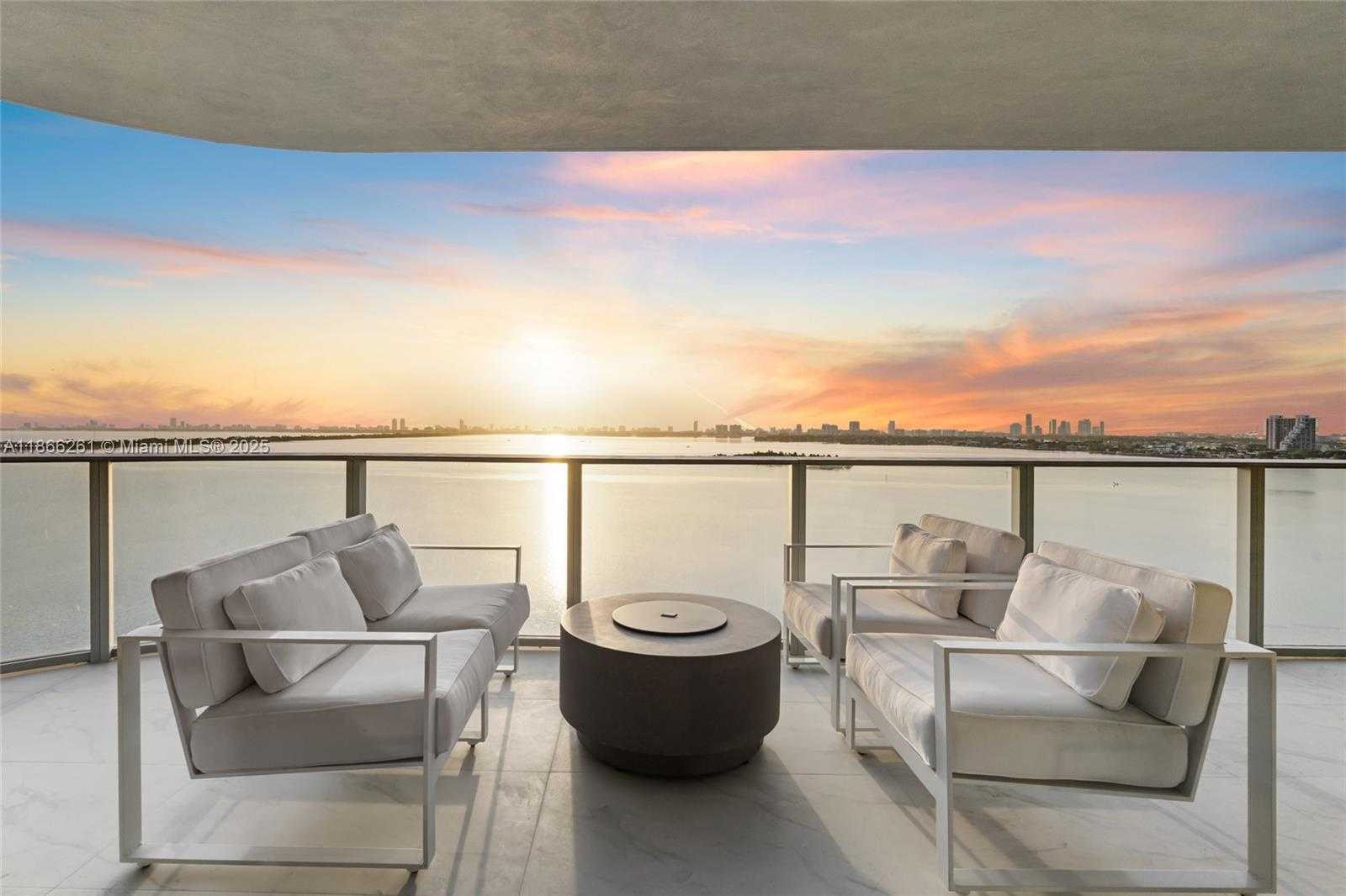 Miami  - Apartment 4 Bedrooms