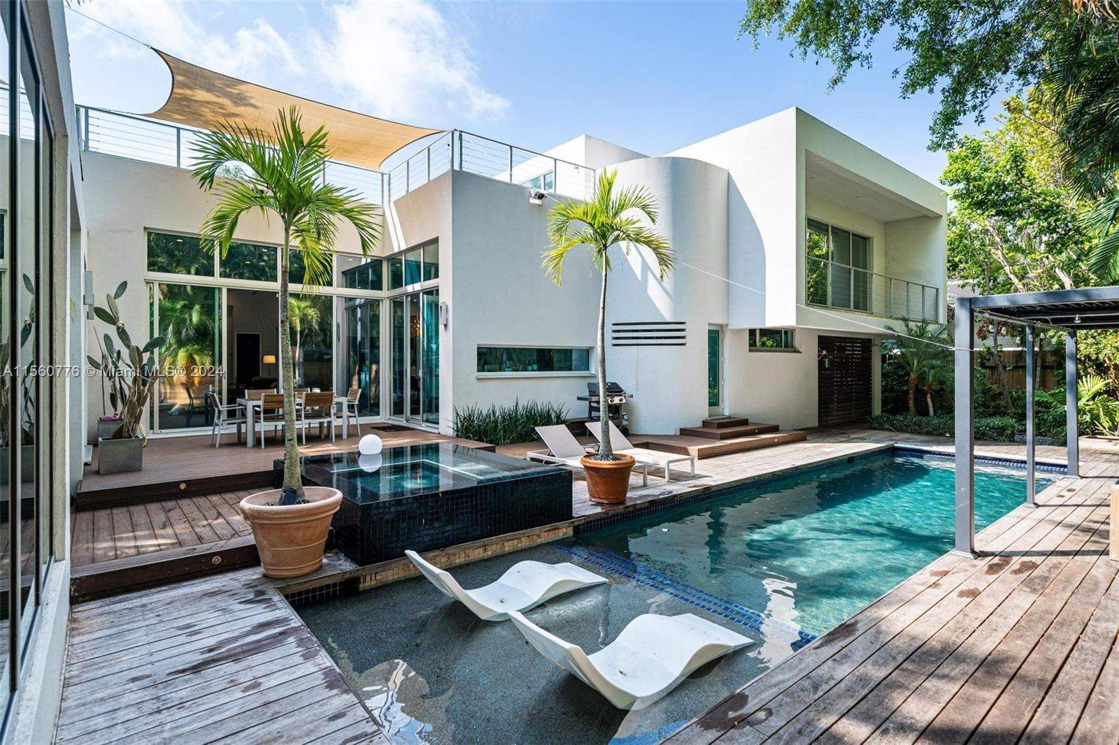 Miami  - House 5 Bedrooms - picture 1