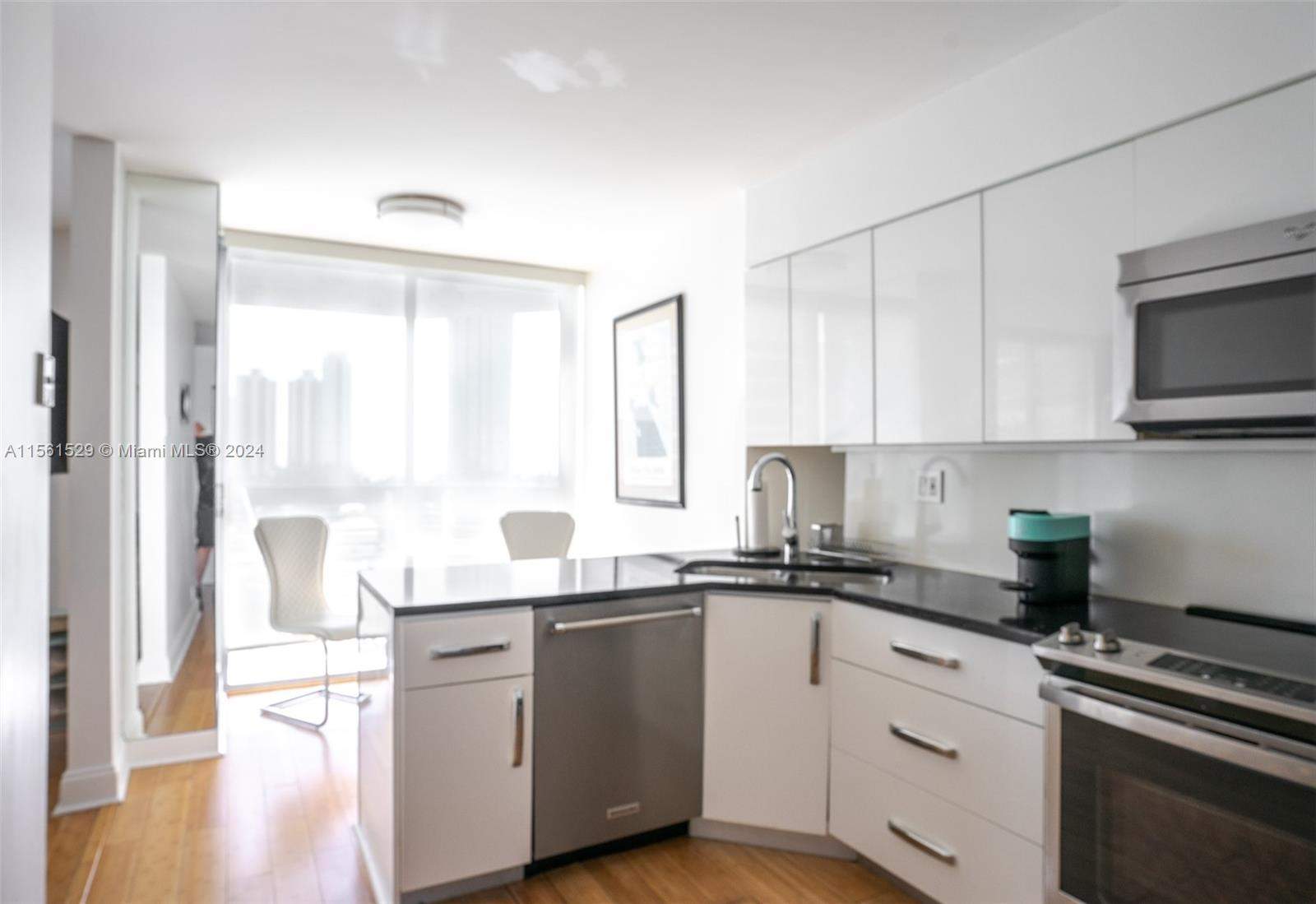 Miami  - Apartment 2 Bedrooms - picture 13