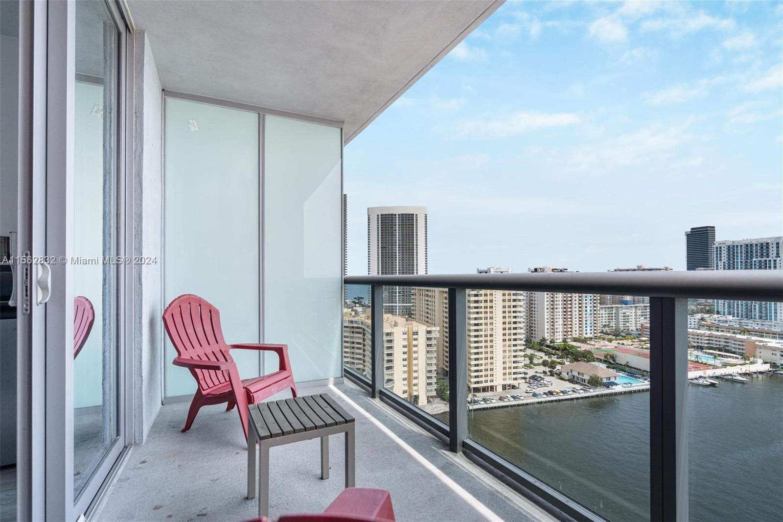 Miami  - Apartment 2 Bedrooms - picture 5