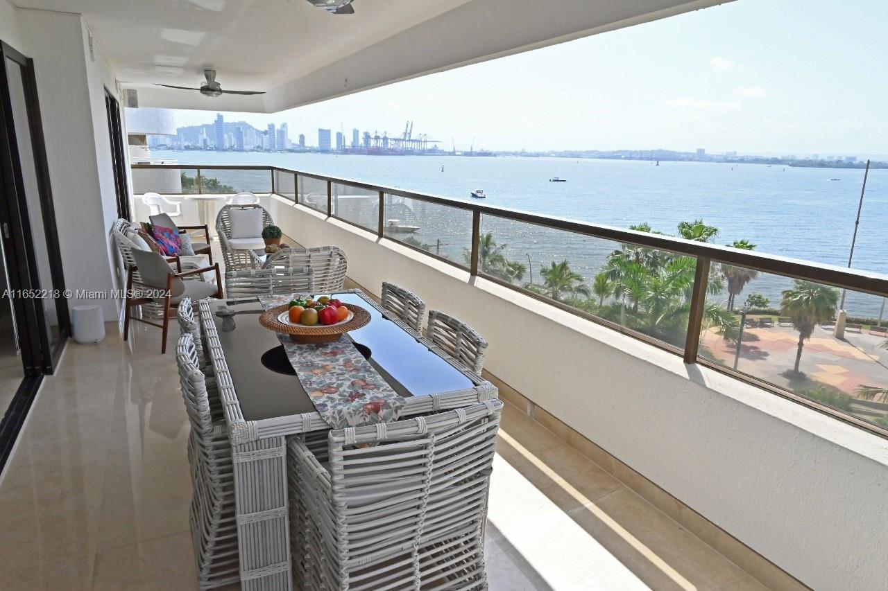 New York  - Apartment 4 Bedrooms - picture 1