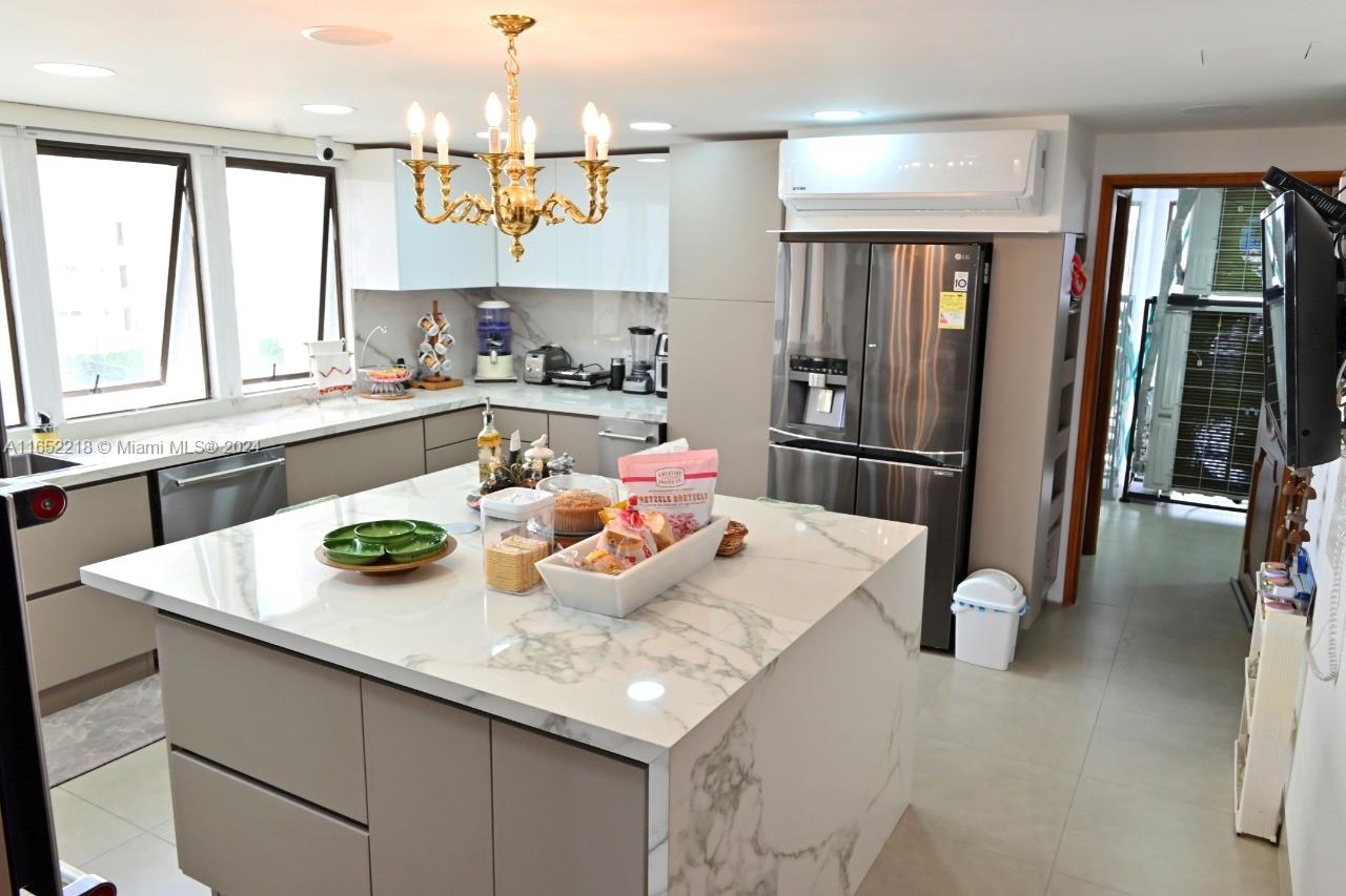 New York  - Apartment 4 Bedrooms - picture 13