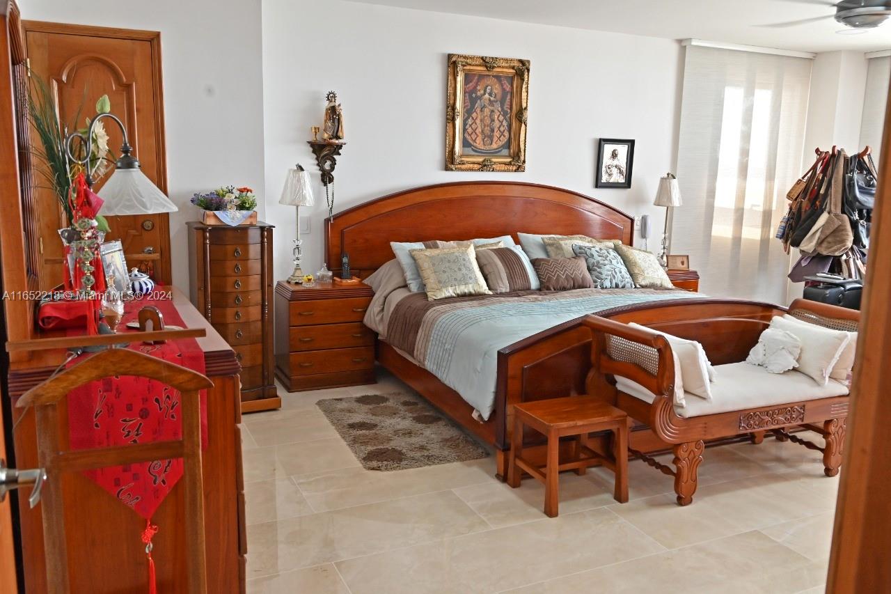 New York  - Apartment 4 Bedrooms - picture 15