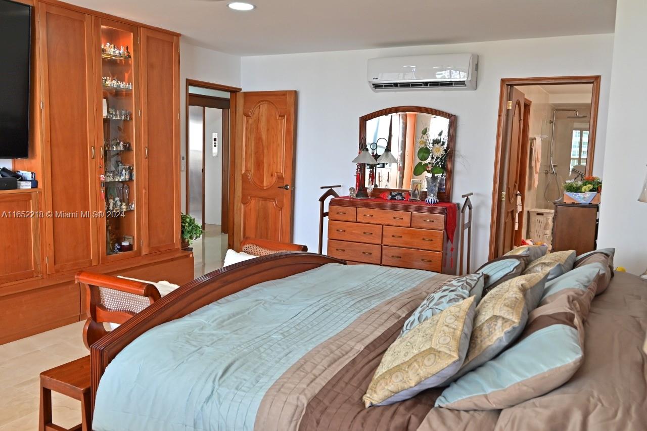 New York  - Apartment 4 Bedrooms - picture 16