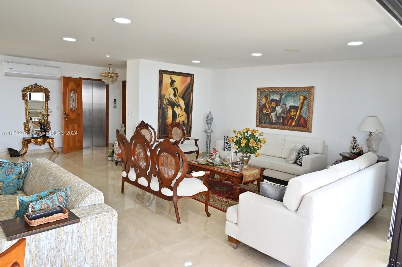 New York  - Apartment 4 Bedrooms - picture 6