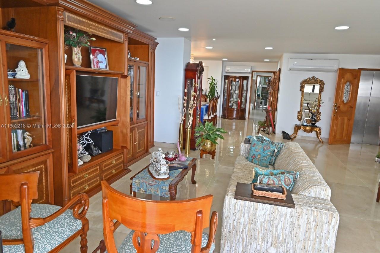 New York  - Apartment 4 Bedrooms - picture 8