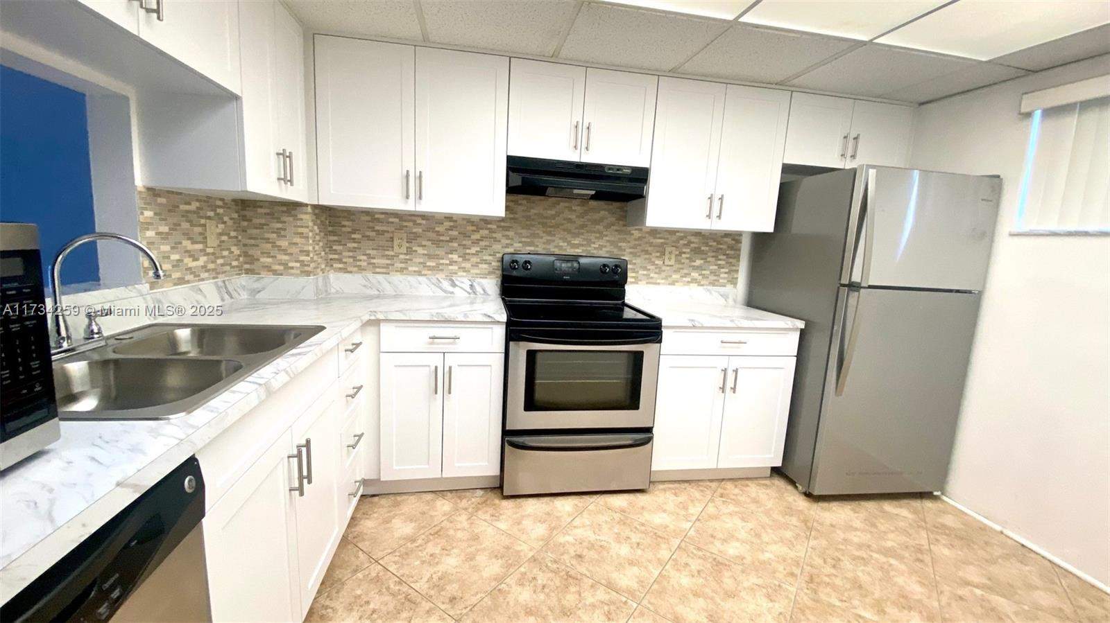 Miami  - Apartment 2 Bedrooms - picture 4