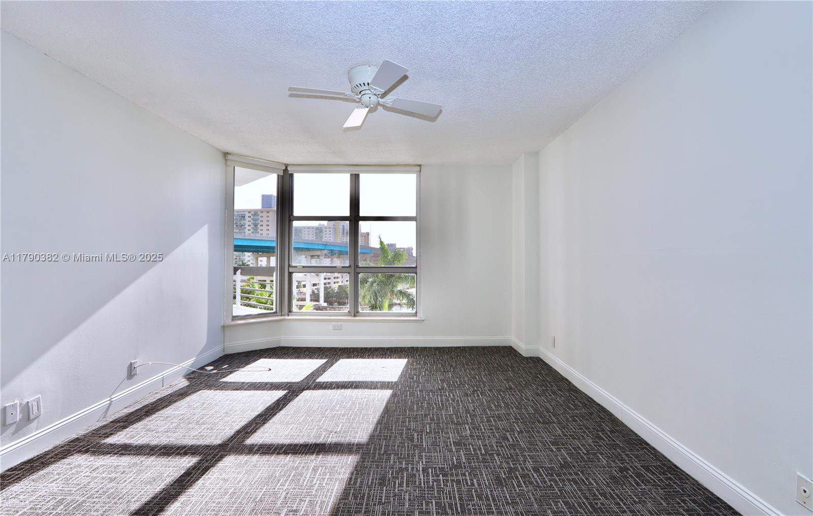 Miami  - Apartment 2 Bedrooms - picture 14