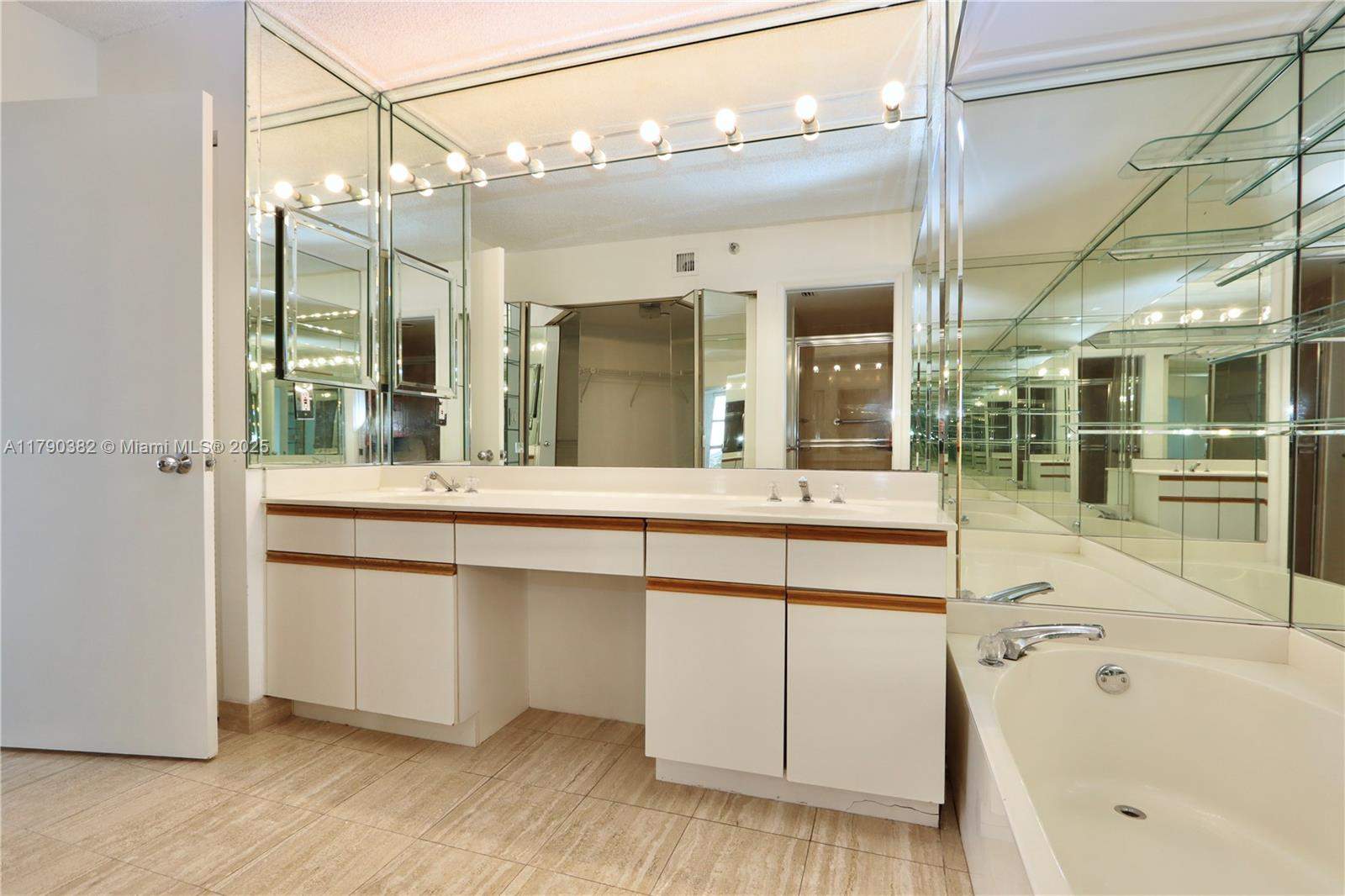 Miami  - Apartment 2 Bedrooms - picture 18