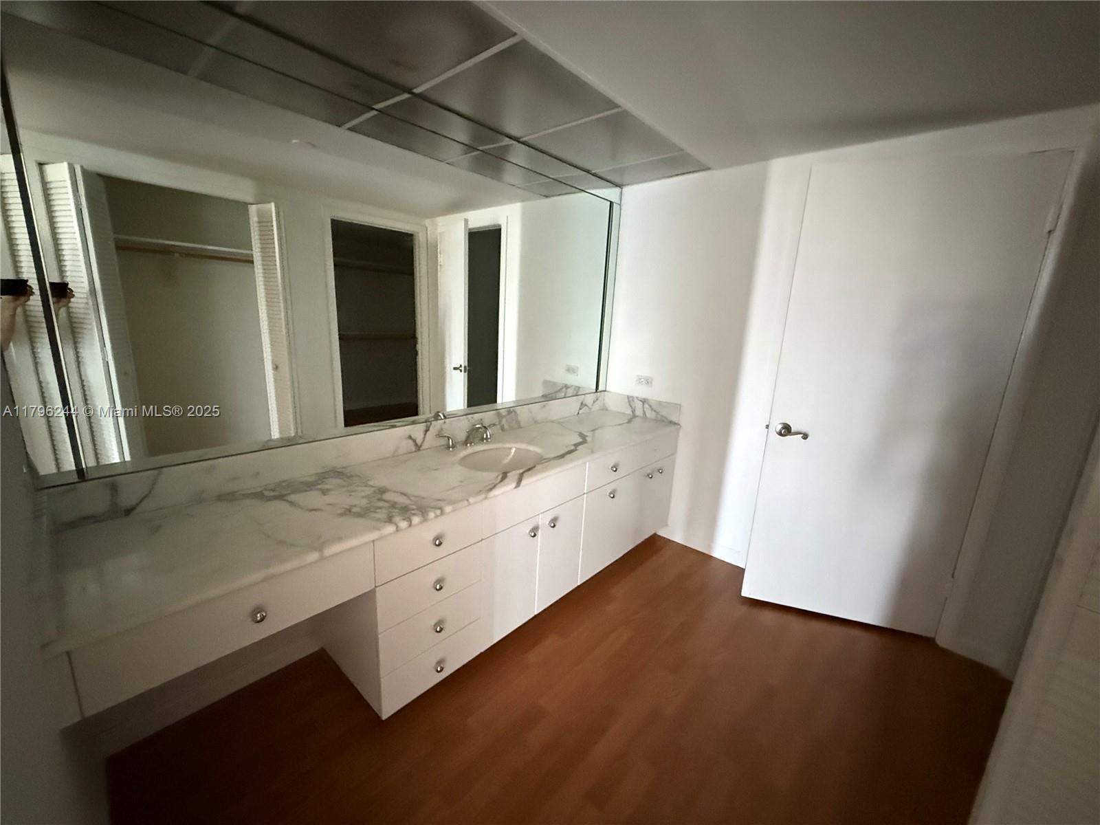 Miami  - Piso 2 Cuartos, 1 Habitacion - picture 16