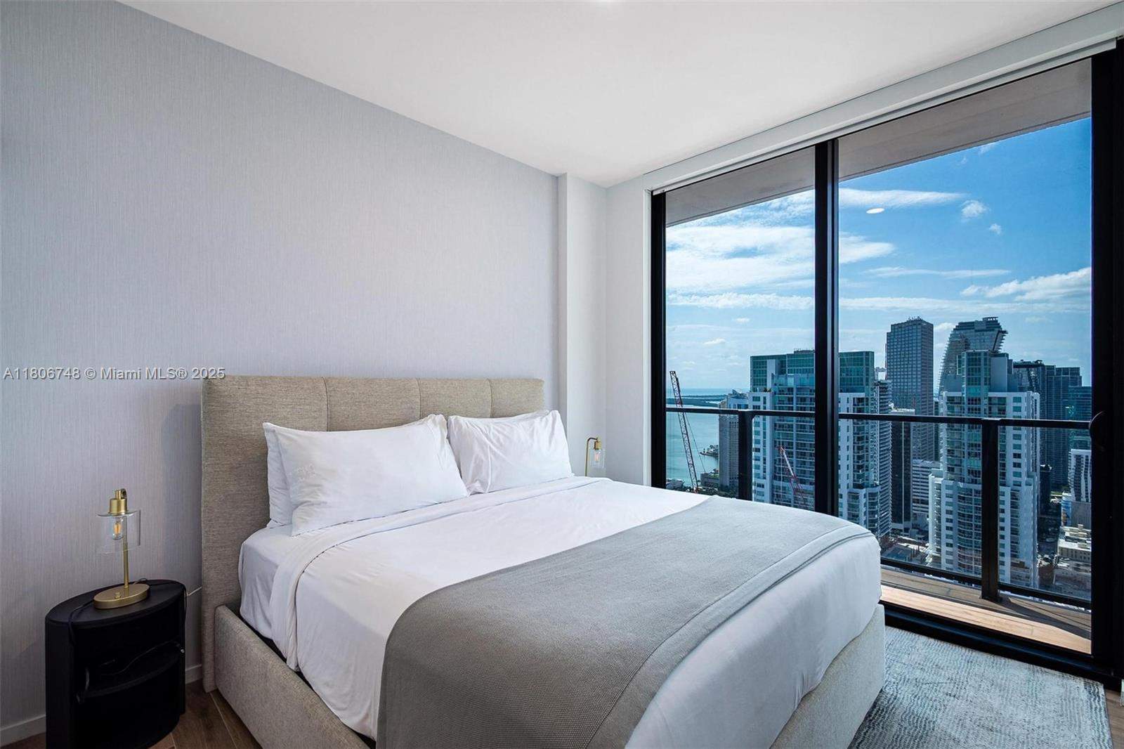 Miami  - Apartment 3 Bedrooms - picture 13