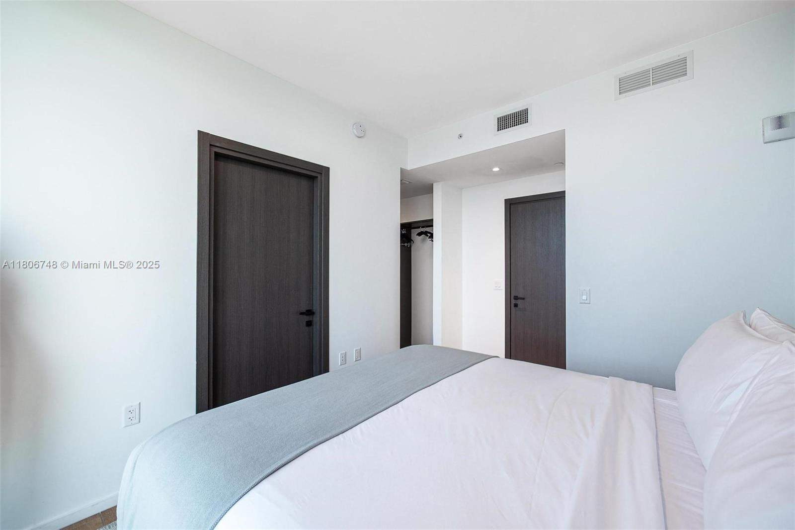 Miami  - Apartment 3 Bedrooms - picture 15