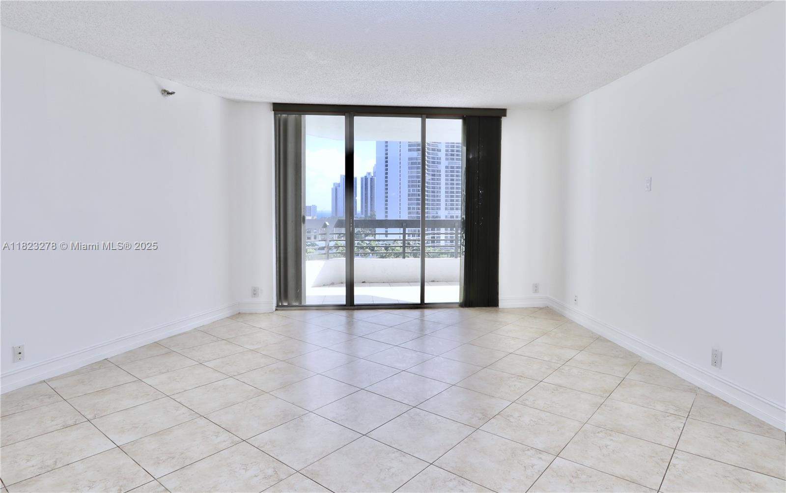 Miami  - Apartment 2 Bedrooms - picture 4