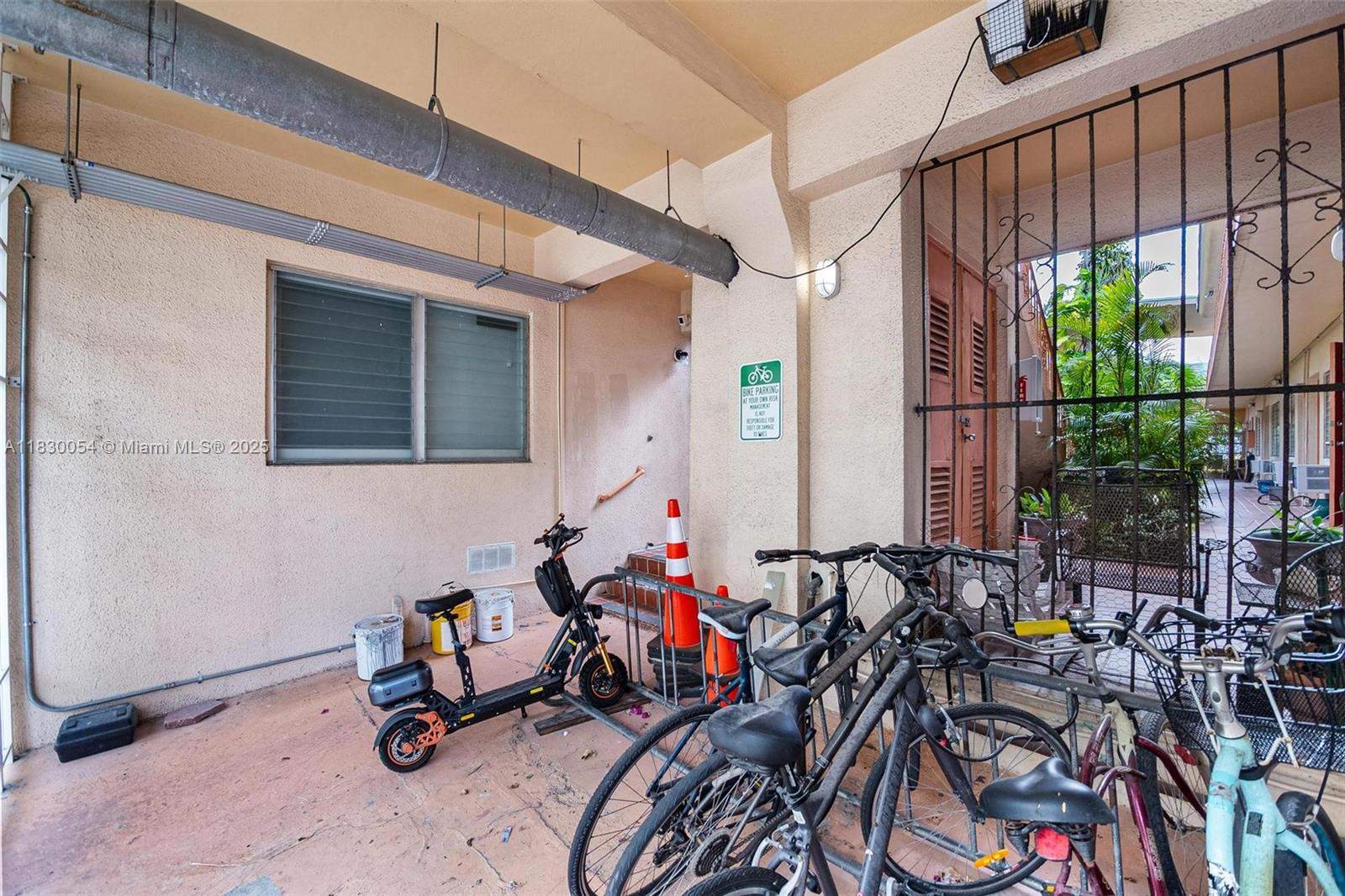 Miami  - House 1 Bedroom - picture 3