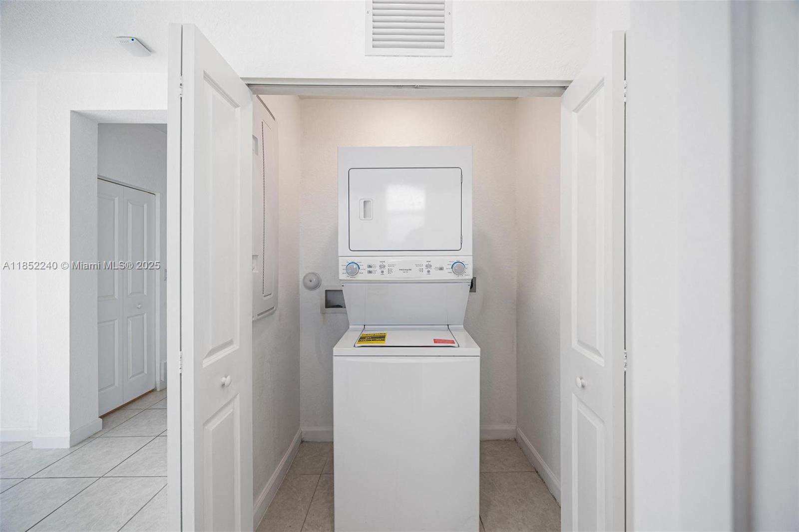 Miami  - House 3 Bedrooms - picture 15