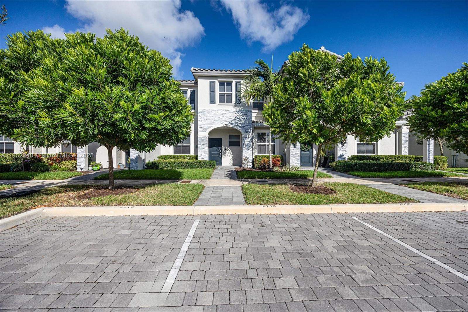 Miami  - House 3 Bedrooms - picture 8