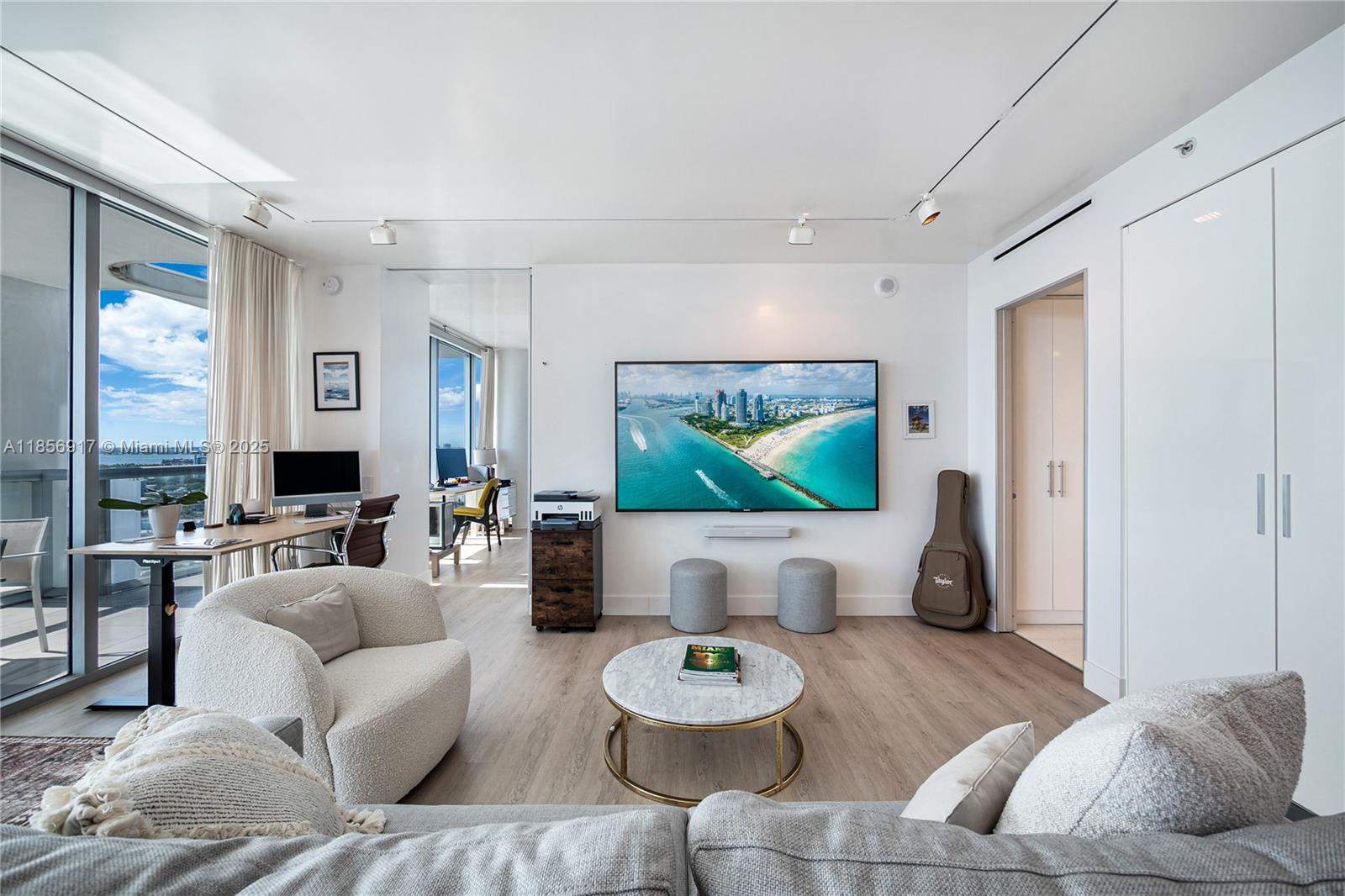 Miami  - Apartment 4 Bedrooms - picture 19