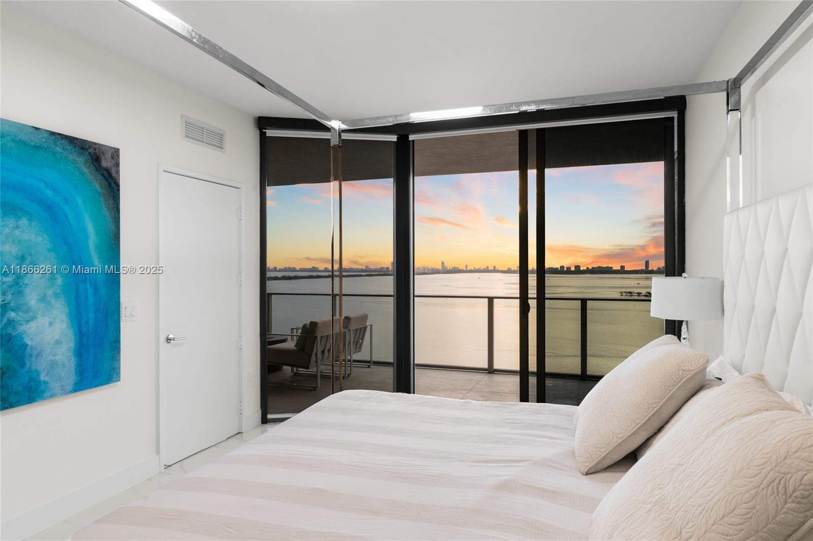 Miami  - Apartment 4 Bedrooms - picture 11