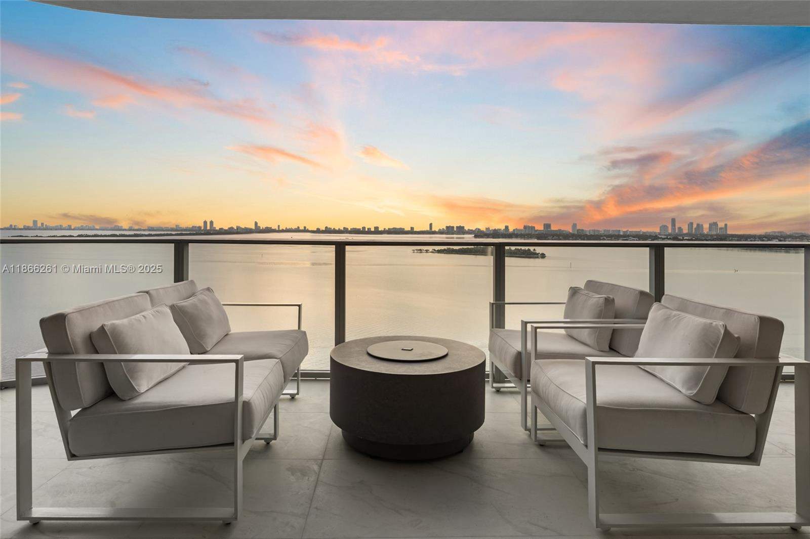 Miami  - Apartment 4 Bedrooms - picture 12