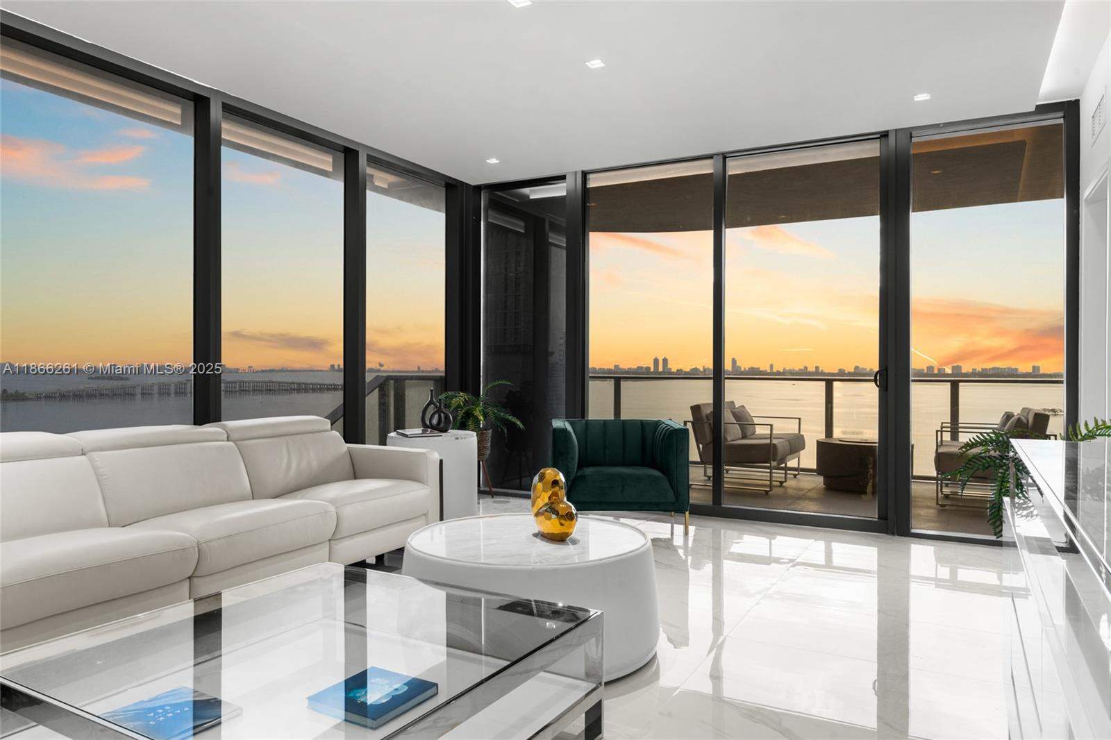 Miami  - Apartment 4 Bedrooms - picture 13