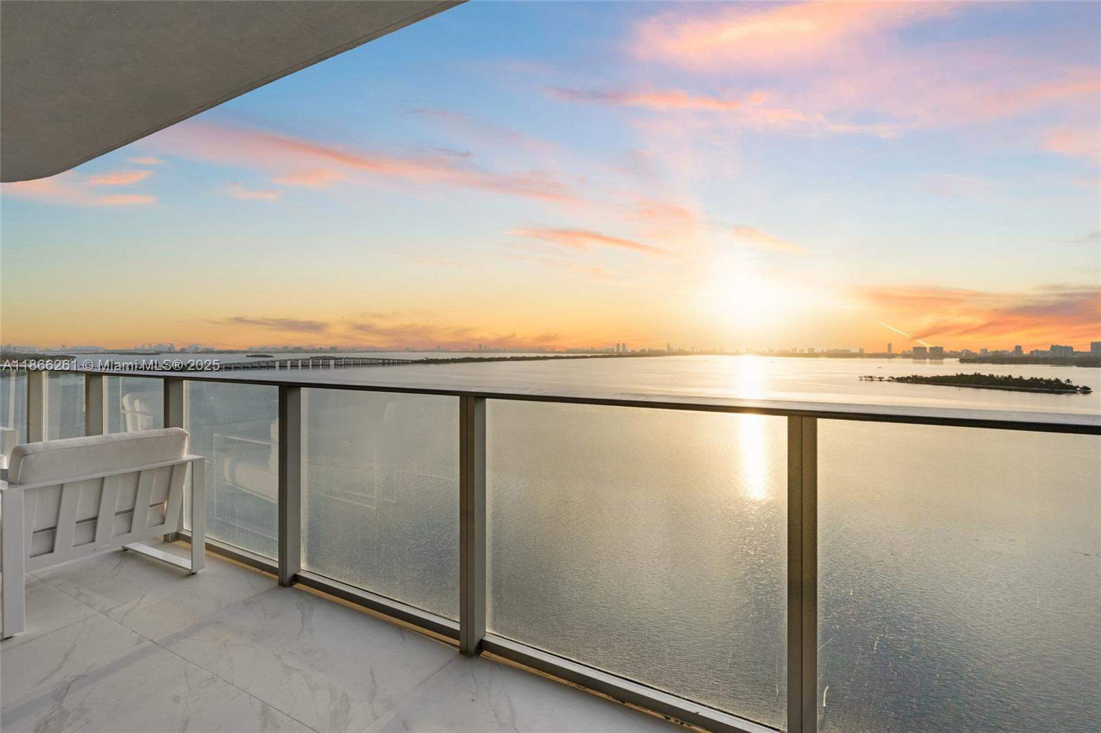 Miami  - Apartment 4 Bedrooms - picture 19