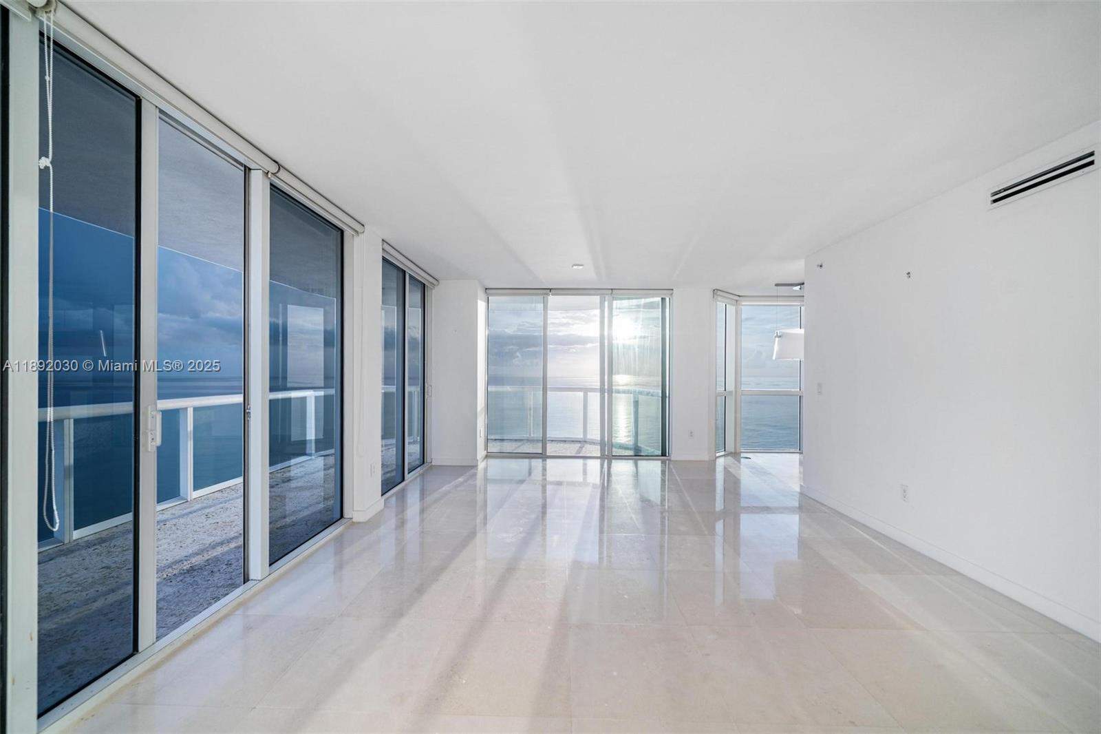 Miami  - Apartment 3 Bedrooms - picture 12