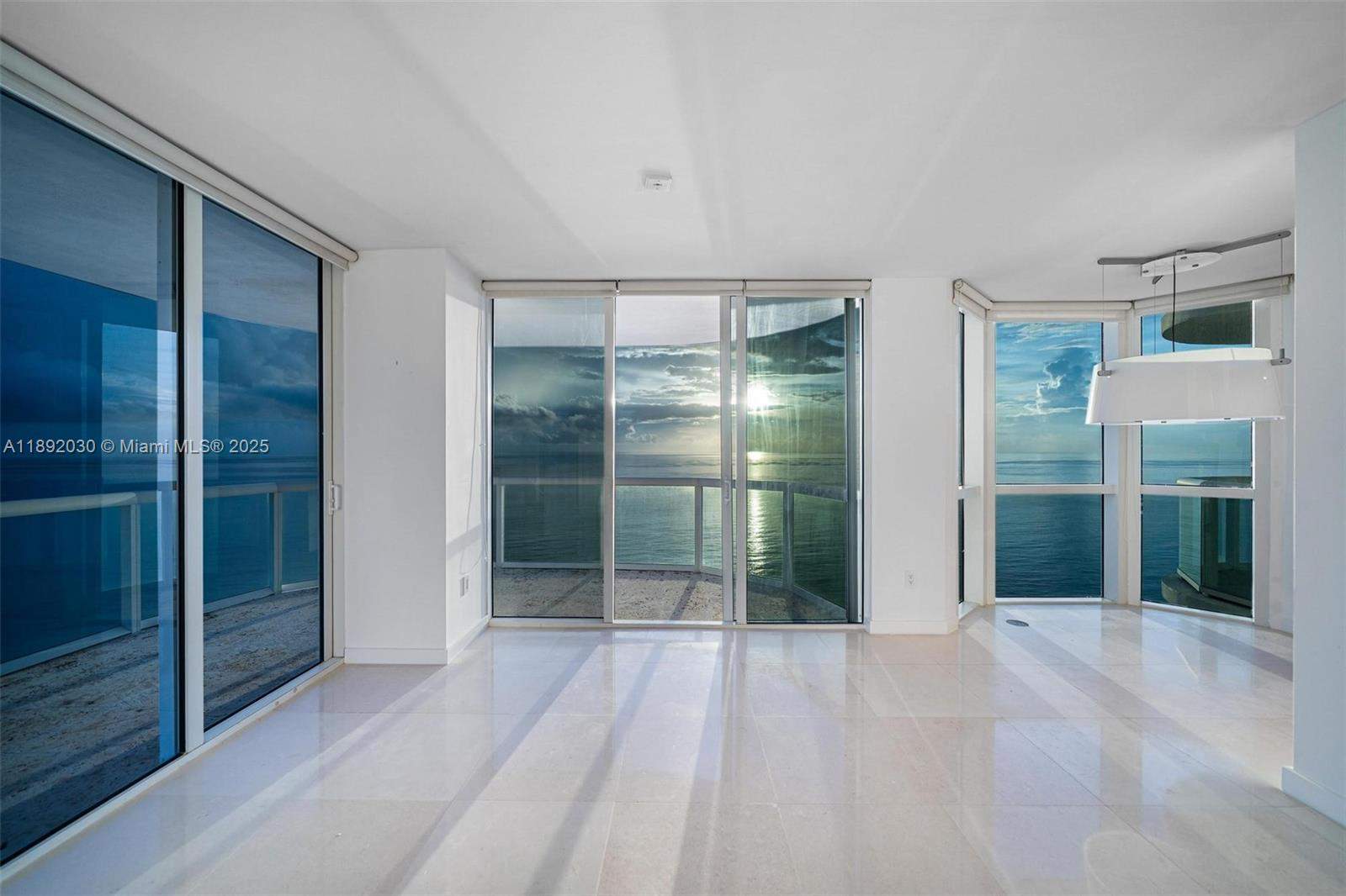 Miami  - Apartment 3 Bedrooms - picture 14