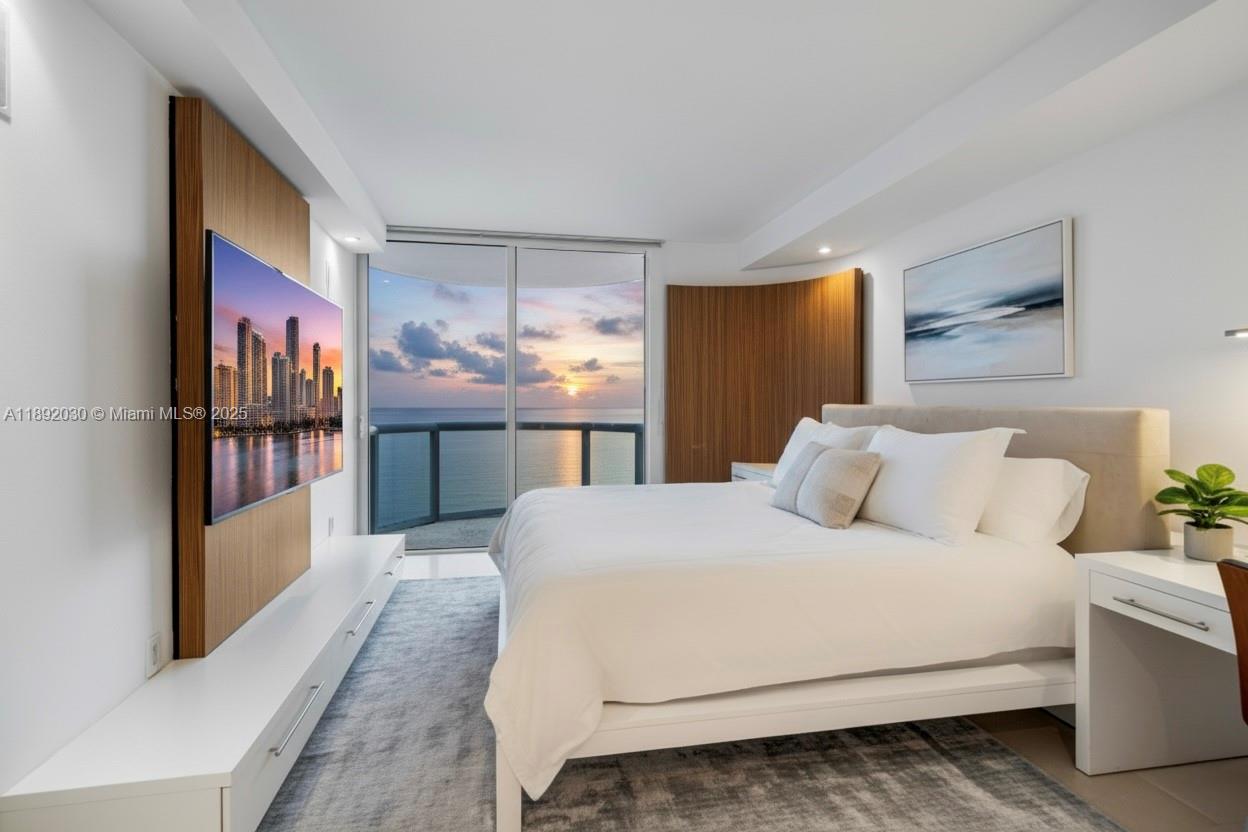 Miami  - Apartment 3 Bedrooms - picture 3