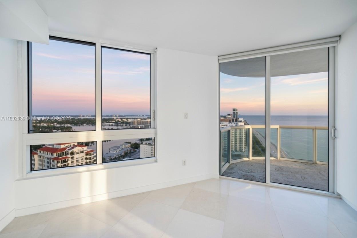 Miami  - Apartment 3 Bedrooms - picture 6