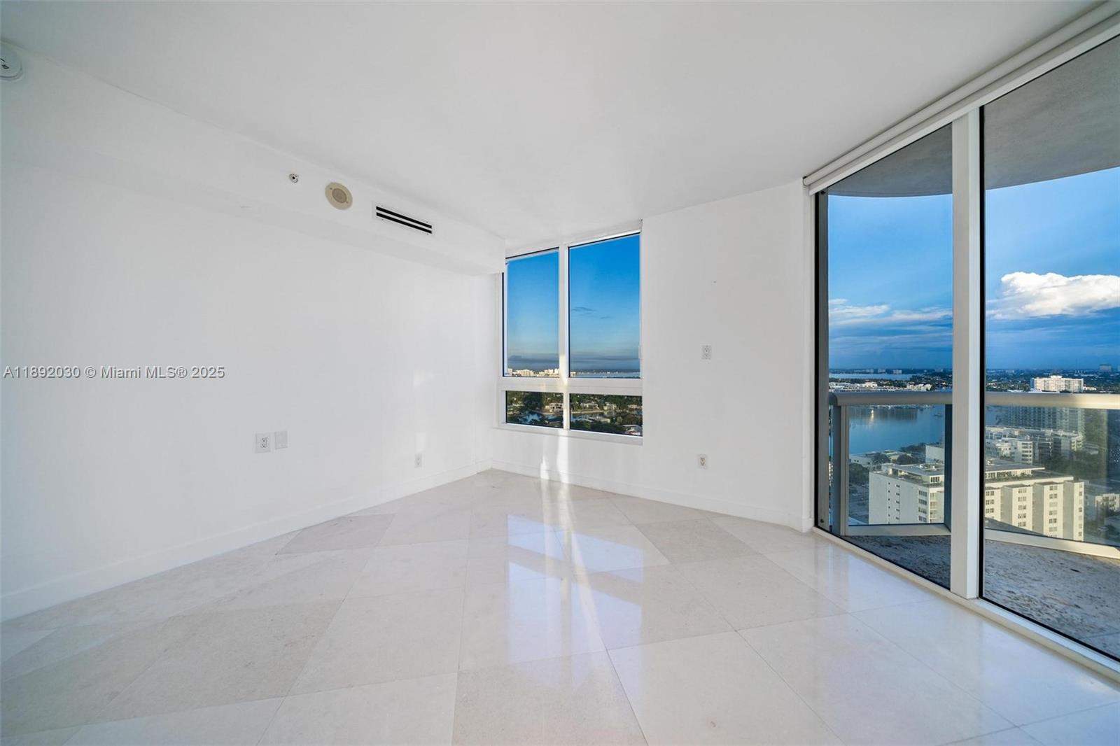 Miami  - Apartment 3 Bedrooms - picture 9