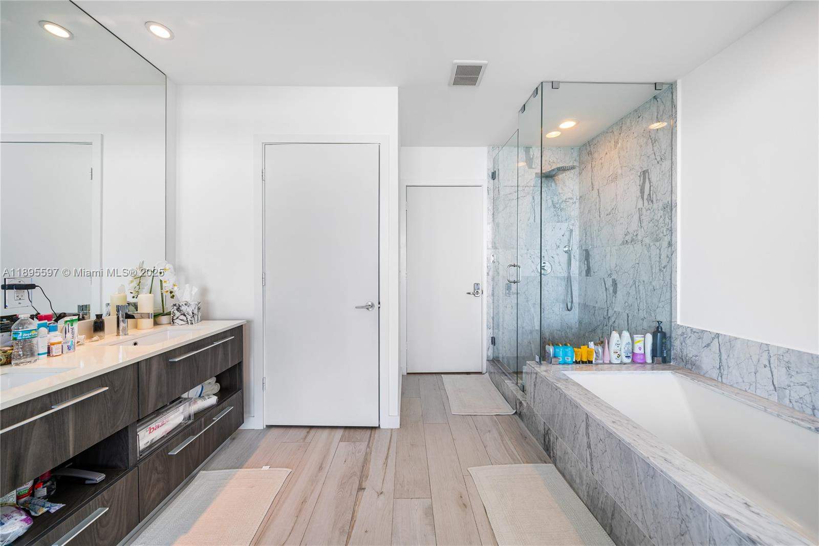 Miami  - Apartment 2 Bedrooms - picture 11