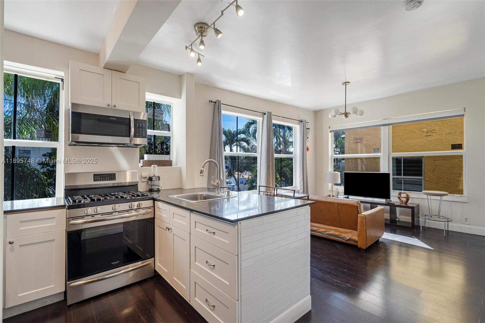 Miami  - Apartment 2 Bedrooms - picture 11