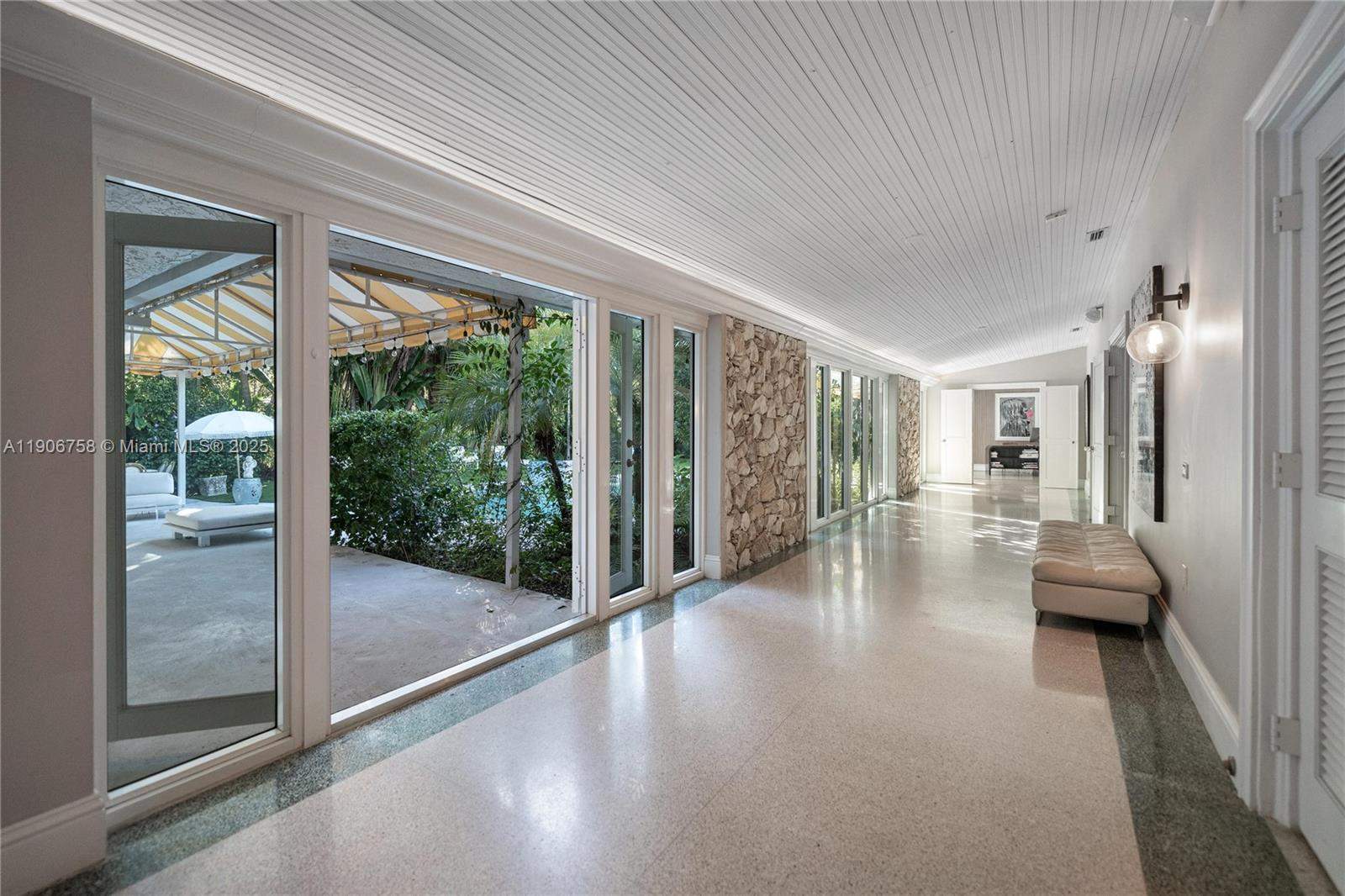 Miami  - Maison 6 Pi&egrave;ces 5 Chambres - picture 8