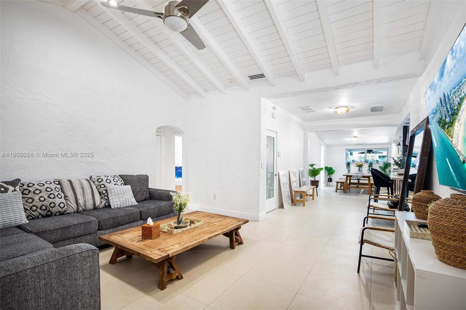 Miami  - House 4 Bedrooms - picture 10