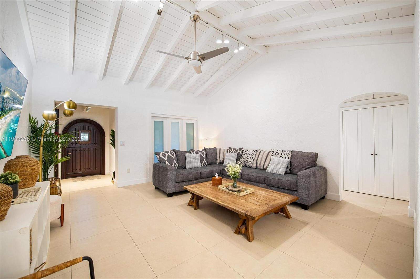 Miami  - House 4 Bedrooms - picture 11