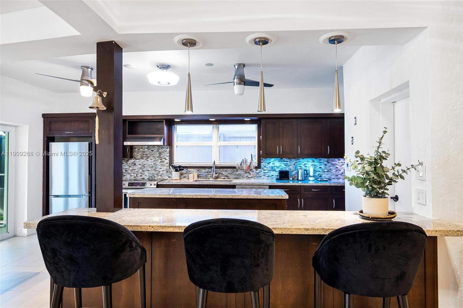 Miami  - House 4 Bedrooms - picture 16