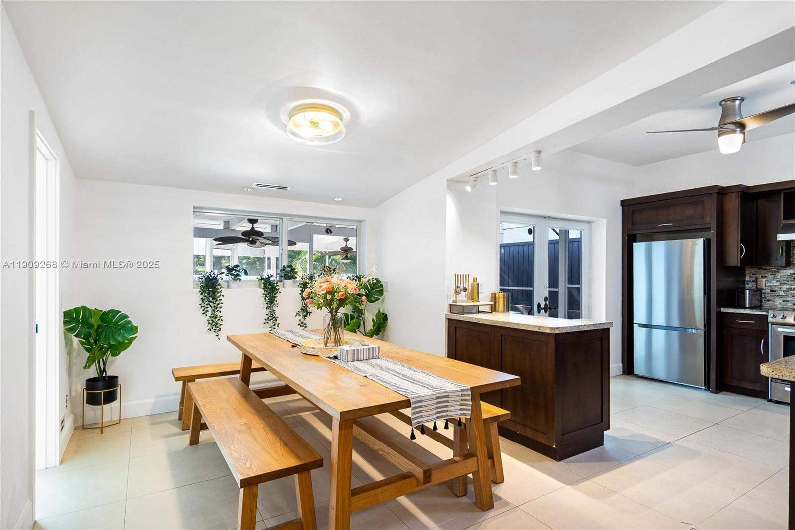 Miami  - House 4 Bedrooms - picture 18