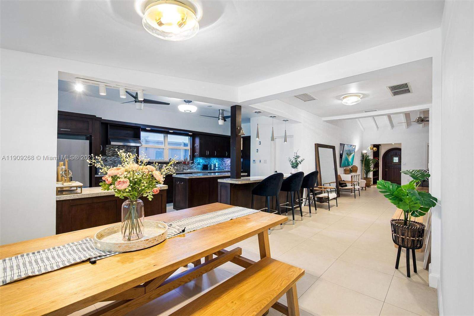 Miami  - House 4 Bedrooms - picture 19