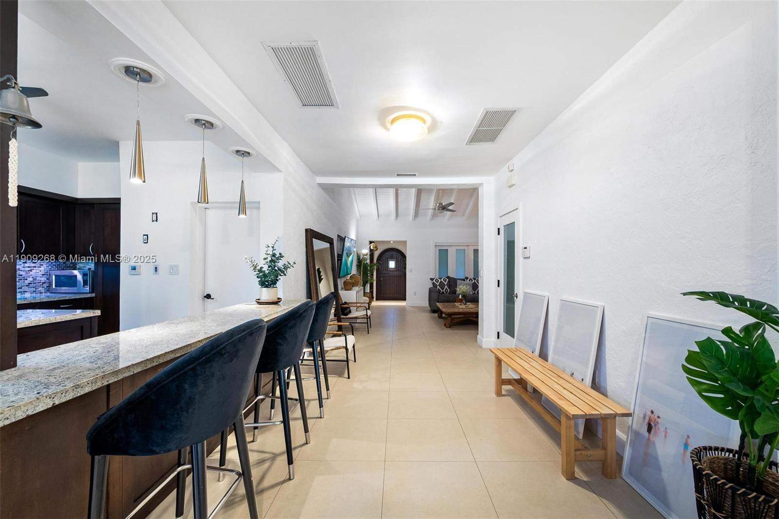 Miami  - House 4 Bedrooms - picture 20