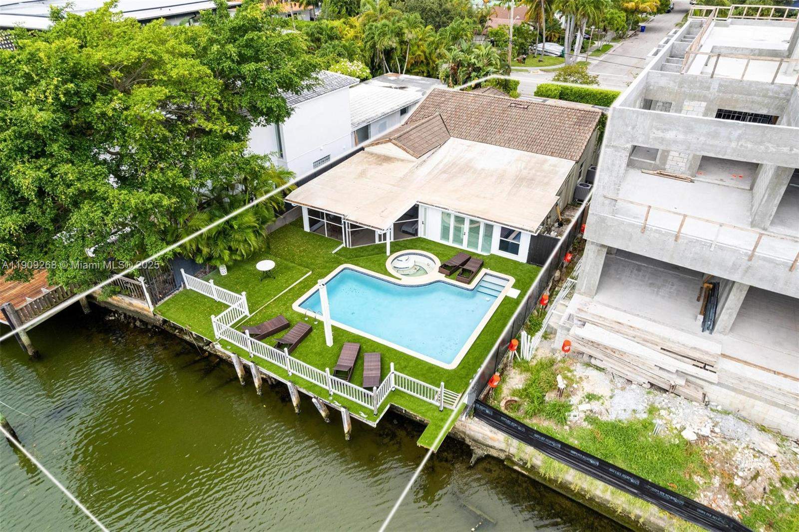 Miami  - House 4 Bedrooms - picture 3