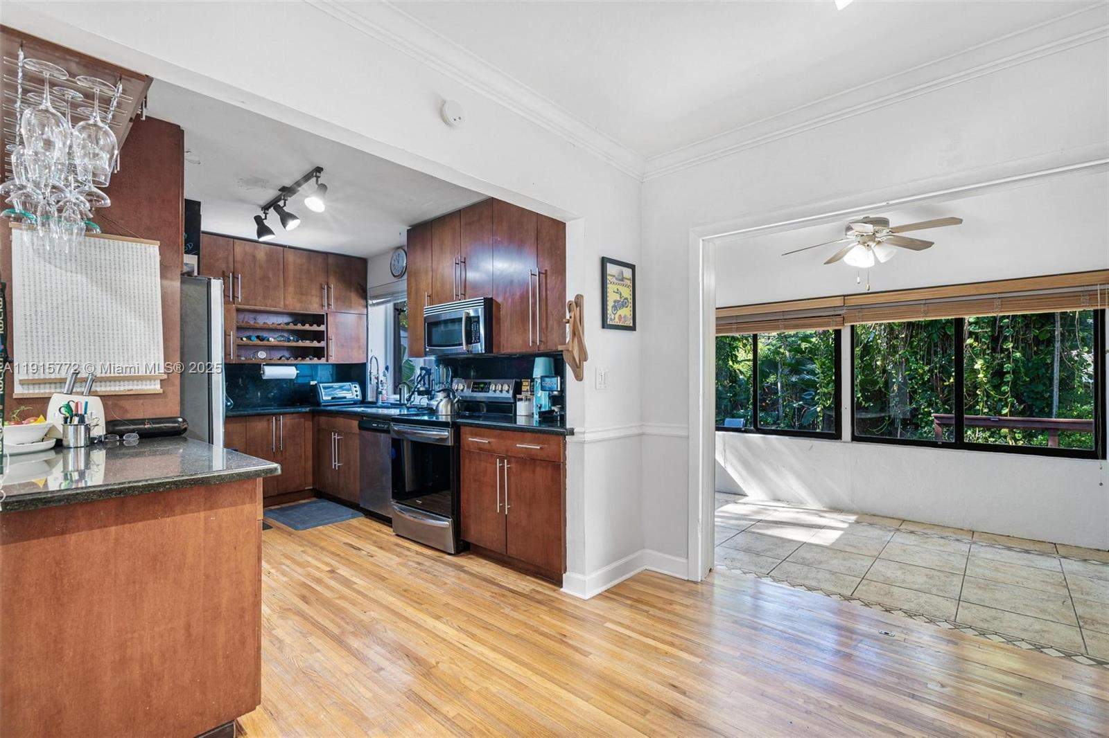 Miami  - House 3 Bedrooms - picture 12