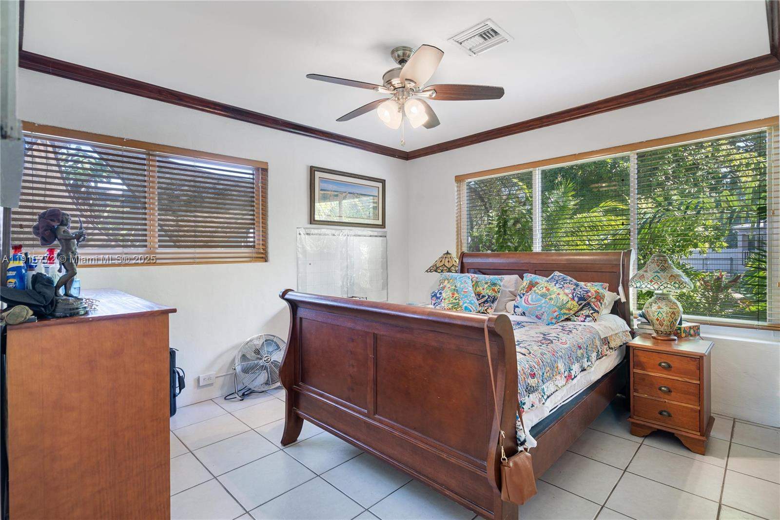 Miami  - House 3 Bedrooms - picture 15